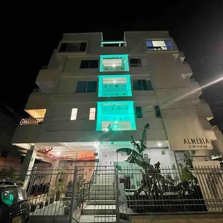 Unique Studio With Balcony Near Old Town Apartamento